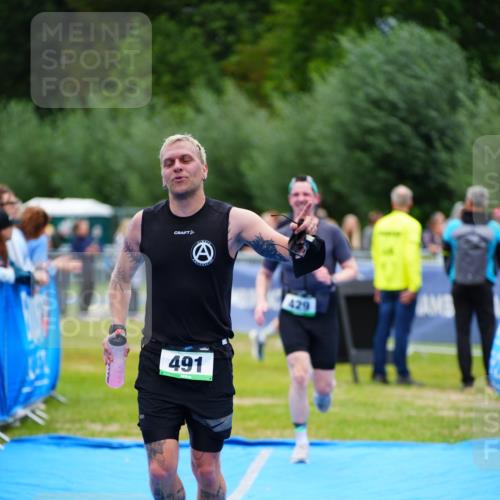 30.08.2026 - Elbe Triathlon Hamburg LAZAROV Photography http://msf.ph/oto/10057580 30.08.2026 11:20:32 Ziel 429, 491, 1101 meine-sportfotos.de