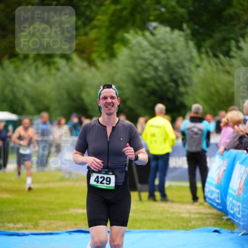 30.08.2026 - Elbe Triathlon Hamburg LAZAROV Photography http://msf.ph/oto/10057588 30.08.2026 11:20:34 Ziel 429, 491, 1101 meine-sportfotos.de