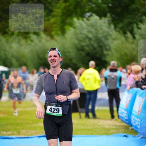 30.08.2026 - Elbe Triathlon Hamburg LAZAROV Photography http://msf.ph/oto/10057591 30.08.2026 11:20:35 Ziel 429, 491, 886, 1059, 1101 meine-sportfotos.de