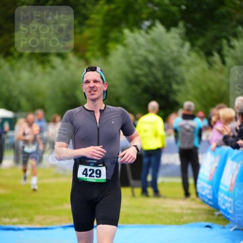 30.08.2026 - Elbe Triathlon Hamburg LAZAROV Photography http://msf.ph/oto/10057592 30.08.2026 11:20:35 Ziel 429, 491, 886, 1059, 1101 meine-sportfotos.de