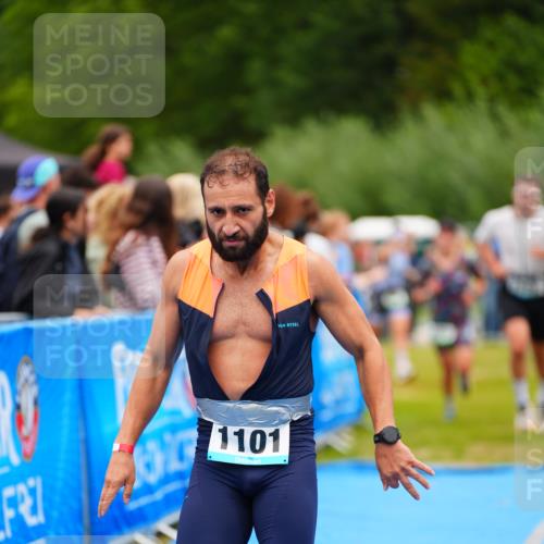 30.08.2026 - Elbe Triathlon Hamburg LAZAROV Photography http://msf.ph/oto/10057605 30.08.2026 11:20:40 Ziel 886, 1059, 1101 meine-sportfotos.de
