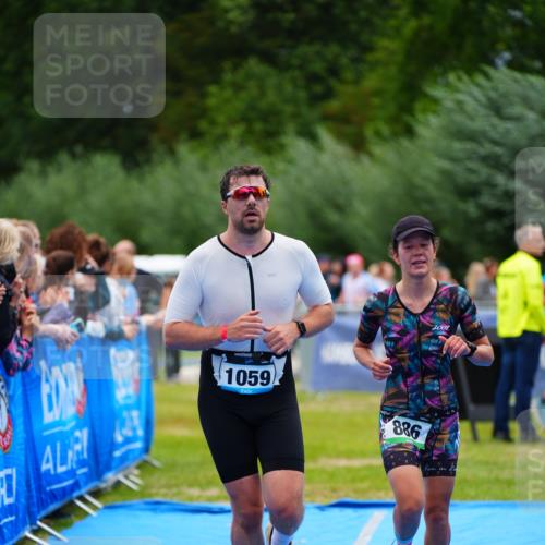 30.08.2026 - Elbe Triathlon Hamburg LAZAROV Photography http://msf.ph/oto/10057606 30.08.2026 11:20:43 Ziel 886, 1059, 1101 meine-sportfotos.de