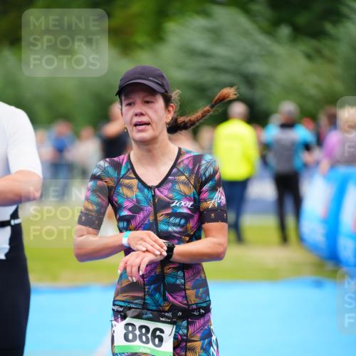 30.08.2026 - Elbe Triathlon Hamburg LAZAROV Photography http://msf.ph/oto/10057615 30.08.2026 11:20:45 Ziel 886, 1059 meine-sportfotos.de