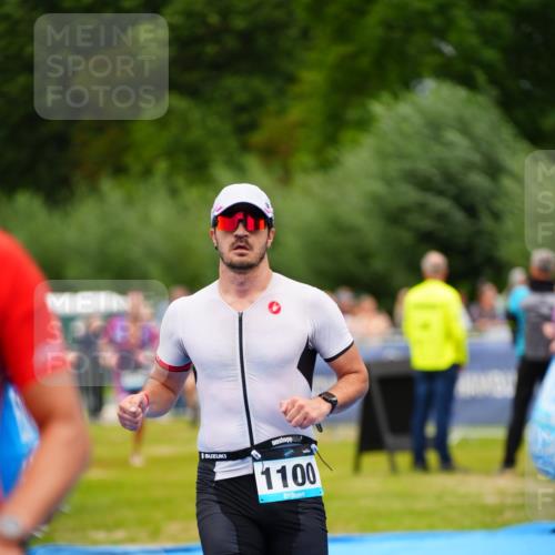 30.08.2026 - Elbe Triathlon Hamburg LAZAROV Photography http://msf.ph/oto/10057655 30.08.2026 11:21:07 Ziel 999, 1100, 1225, 1276 meine-sportfotos.de