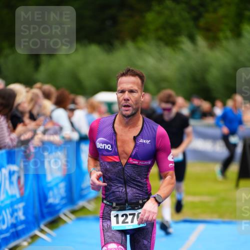 30.08.2026 - Elbe Triathlon Hamburg LAZAROV Photography http://msf.ph/oto/10057669 30.08.2026 11:21:13 Ziel 999, 1017, 1276 meine-sportfotos.de