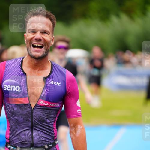 30.08.2026 - Elbe Triathlon Hamburg LAZAROV Photography http://msf.ph/oto/10057676 30.08.2026 11:21:15 Ziel 999, 1017, 1276 meine-sportfotos.de