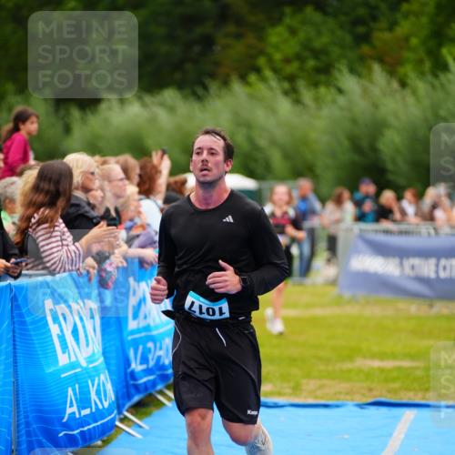 30.08.2026 - Elbe Triathlon Hamburg LAZAROV Photography http://msf.ph/oto/10057690 30.08.2026 11:21:19 Ziel 834, 1017 meine-sportfotos.de
