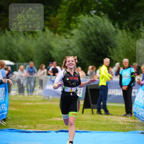 30.08.2026 - Elbe Triathlon Hamburg LAZAROV Photography http://msf.ph/oto/10057700 30.08.2026 11:21:23 Ziel 834, 1017 meine-sportfotos.de