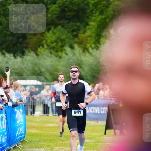 30.08.2026 - Elbe Triathlon Hamburg LAZAROV Photography http://msf.ph/oto/10057714 30.08.2026 11:21:32 Ziel 591, 1025 meine-sportfotos.de