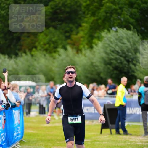 30.08.2026 - Elbe Triathlon Hamburg LAZAROV Photography http://msf.ph/oto/10057715 30.08.2026 11:21:33 Ziel 540, 591, 1025 meine-sportfotos.de