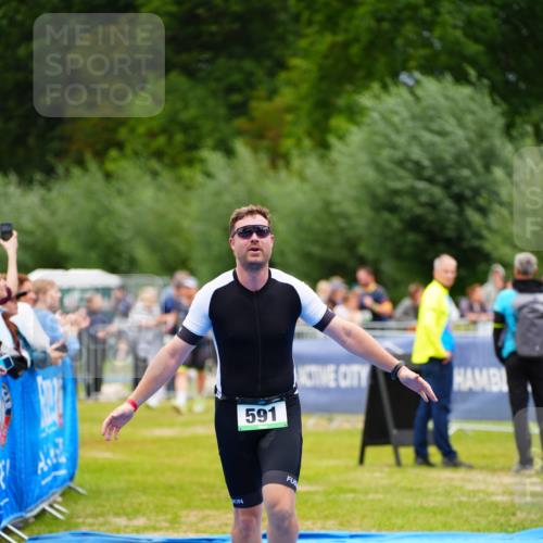 30.08.2026 - Elbe Triathlon Hamburg LAZAROV Photography http://msf.ph/oto/10057717 30.08.2026 11:21:33 Ziel 540, 591, 1025 meine-sportfotos.de