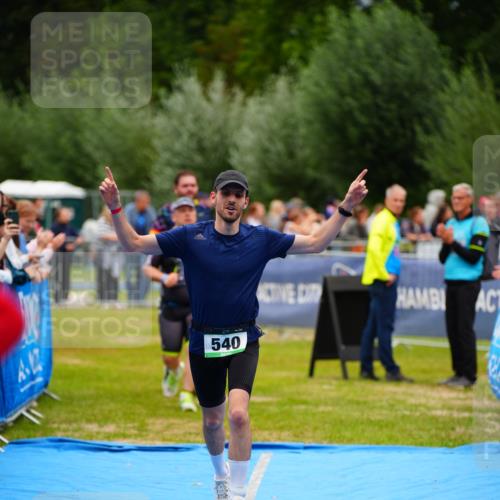 30.08.2026 - Elbe Triathlon Hamburg LAZAROV Photography http://msf.ph/oto/10057728 30.08.2026 11:21:41 Ziel 283, 400, 540 meine-sportfotos.de