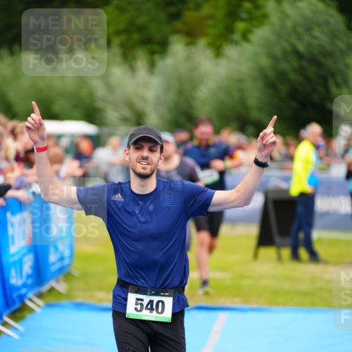30.08.2026 - Elbe Triathlon Hamburg LAZAROV Photography http://msf.ph/oto/10057736 30.08.2026 11:21:42 Ziel 283, 400, 540 meine-sportfotos.de
