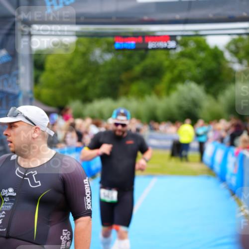 30.08.2026 - Elbe Triathlon Hamburg LAZAROV Photography http://msf.ph/oto/10057768 30.08.2026 11:21:56 Ziel 561, 585, 1063 meine-sportfotos.de