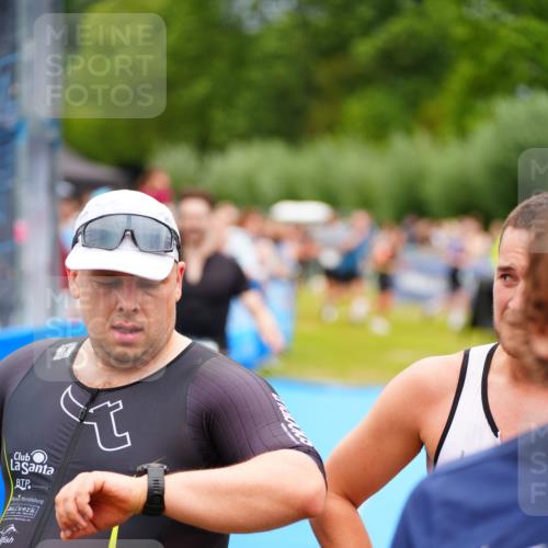 30.08.2026 - Elbe Triathlon Hamburg LAZAROV Photography http://msf.ph/oto/10057776 30.08.2026 11:22:00 Ziel 703, 1063, 1113 meine-sportfotos.de