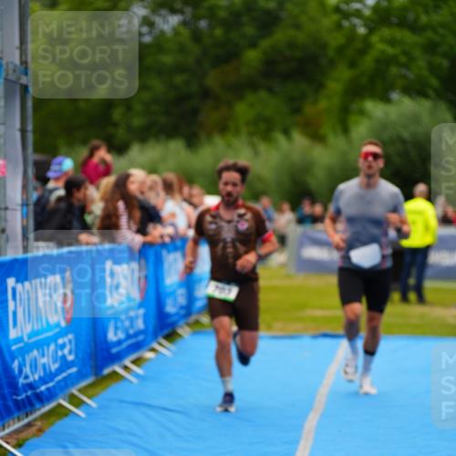 30.08.2026 - Elbe Triathlon Hamburg LAZAROV Photography http://msf.ph/oto/10057782 30.08.2026 11:22:06 Ziel 703, 1113 meine-sportfotos.de