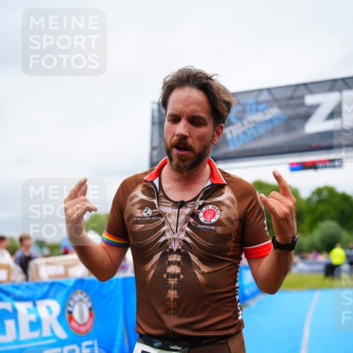30.08.2026 - Elbe Triathlon Hamburg LAZAROV Photography http://msf.ph/oto/10057797 30.08.2026 11:22:13 Ziel  meine-sportfotos.de