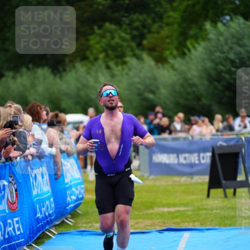 30.08.2026 - Elbe Triathlon Hamburg LAZAROV Photography http://msf.ph/oto/10057812 30.08.2026 11:22:24 Ziel 589, 1009, 1035, 1069 meine-sportfotos.de