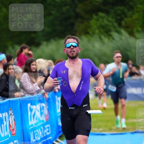 30.08.2026 - Elbe Triathlon Hamburg LAZAROV Photography http://msf.ph/oto/10057816 30.08.2026 11:22:25 Ziel 589, 1009, 1035, 1069 meine-sportfotos.de
