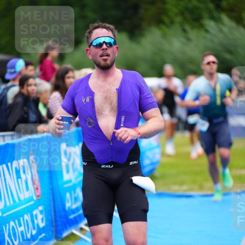 30.08.2026 - Elbe Triathlon Hamburg LAZAROV Photography http://msf.ph/oto/10057820 30.08.2026 11:22:26 Ziel 589, 1009, 1035, 1069 meine-sportfotos.de