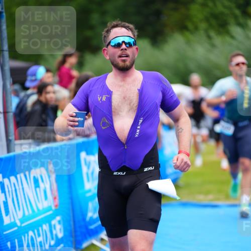 30.08.2026 - Elbe Triathlon Hamburg LAZAROV Photography http://msf.ph/oto/10057822 30.08.2026 11:22:26 Ziel 589, 1009, 1035, 1069 meine-sportfotos.de