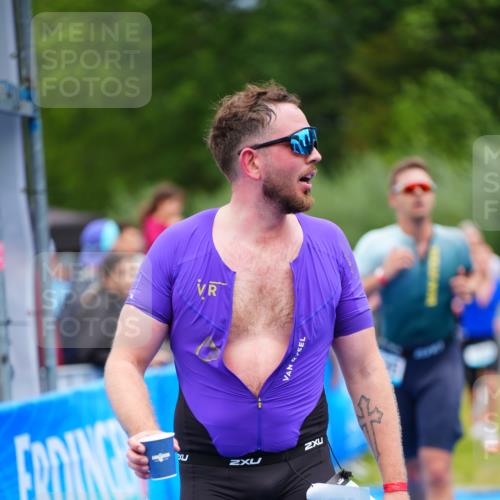 30.08.2026 - Elbe Triathlon Hamburg LAZAROV Photography http://msf.ph/oto/10057829 30.08.2026 11:22:27 Ziel 589, 1009, 1035, 1069 meine-sportfotos.de