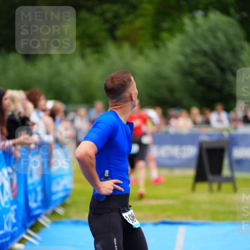 30.08.2026 - Elbe Triathlon Hamburg LAZAROV Photography http://msf.ph/oto/10057841 30.08.2026 11:22:33 Ziel 1009, 1069, 1102 meine-sportfotos.de