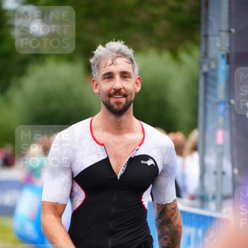30.08.2026 - Elbe Triathlon Hamburg LAZAROV Photography http://msf.ph/oto/10057845 30.08.2026 11:22:35 Ziel 853, 1009, 1069, 1102 meine-sportfotos.de