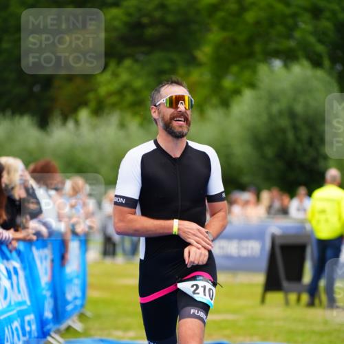 30.08.2026 - Elbe Triathlon Hamburg LAZAROV Photography http://msf.ph/oto/10057876 30.08.2026 11:22:49 Ziel 455, 1210 meine-sportfotos.de