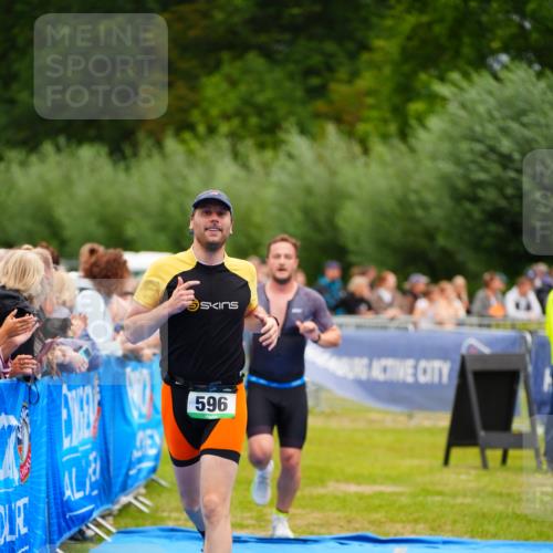 30.08.2026 - Elbe Triathlon Hamburg LAZAROV Photography http://msf.ph/oto/10057882 30.08.2026 11:23:19 Ziel 596, 693, 1040 meine-sportfotos.de