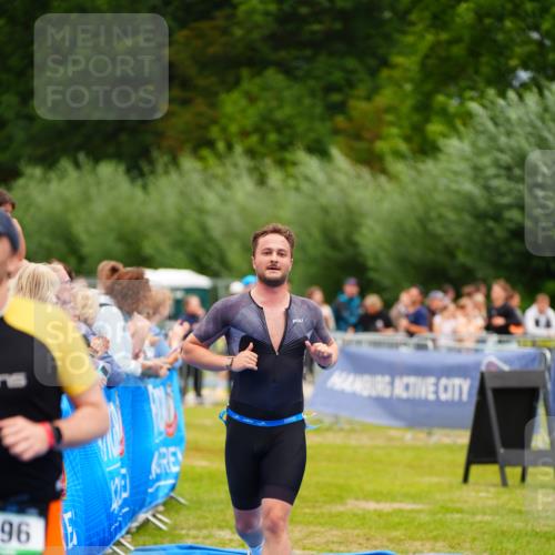 30.08.2026 - Elbe Triathlon Hamburg LAZAROV Photography http://msf.ph/oto/10057887 30.08.2026 11:23:20 Ziel 596, 693, 998, 1040, 1109 meine-sportfotos.de