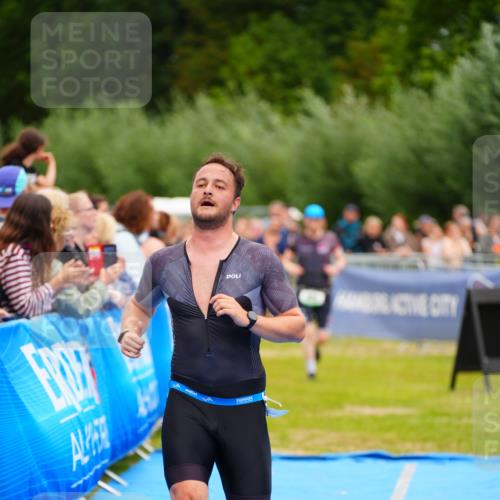 30.08.2026 - Elbe Triathlon Hamburg LAZAROV Photography http://msf.ph/oto/10057894 30.08.2026 11:23:21 Ziel 596, 693, 998, 1040, 1109 meine-sportfotos.de