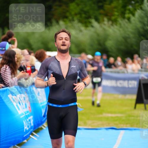 30.08.2026 - Elbe Triathlon Hamburg LAZAROV Photography http://msf.ph/oto/10057896 30.08.2026 11:23:21 Ziel 596, 693, 998, 1040, 1109 meine-sportfotos.de