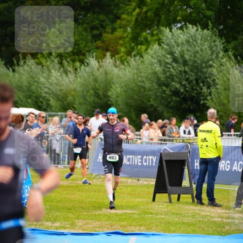 30.08.2026 - Elbe Triathlon Hamburg LAZAROV Photography http://msf.ph/oto/10057897 30.08.2026 11:23:22 Ziel 596, 693, 998, 1040, 1109 meine-sportfotos.de