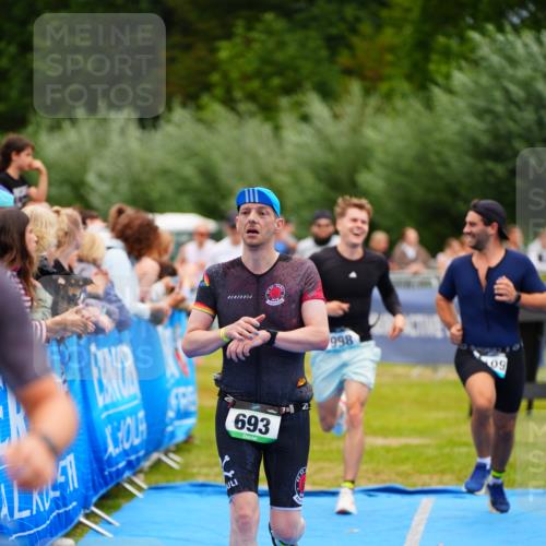 30.08.2026 - Elbe Triathlon Hamburg LAZAROV Photography http://msf.ph/oto/10057904 30.08.2026 11:23:27 Ziel 403, 404, 693, 998, 1023, 1109 meine-sportfotos.de