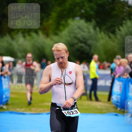 30.08.2026 - Elbe Triathlon Hamburg LAZAROV Photography http://msf.ph/oto/10057926 30.08.2026 11:23:36 Ziel 403, 1023, 1232 meine-sportfotos.de