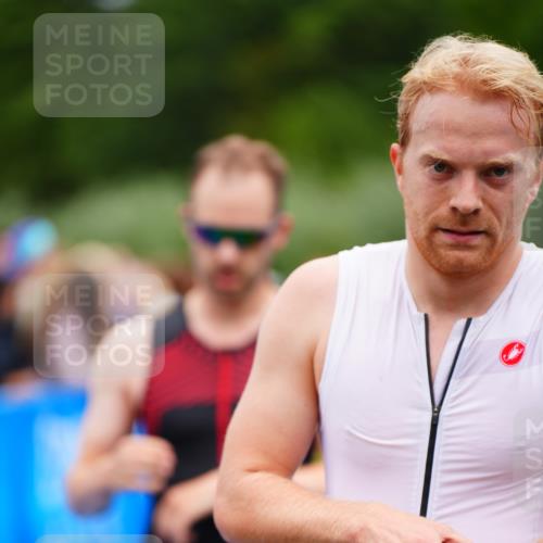 30.08.2026 - Elbe Triathlon Hamburg LAZAROV Photography http://msf.ph/oto/10057931 30.08.2026 11:23:40 Ziel 1015, 1232 meine-sportfotos.de