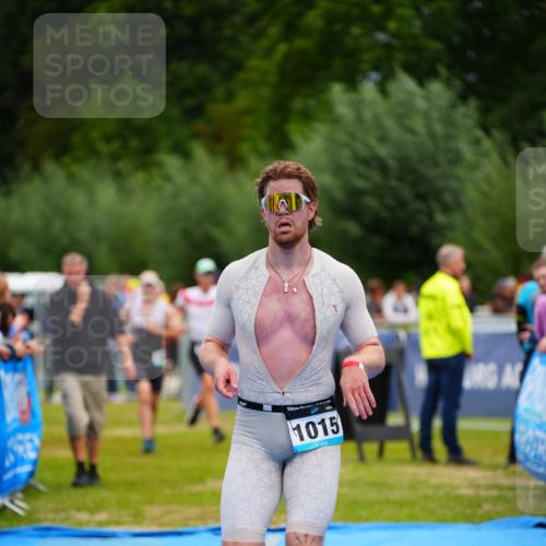 30.08.2026 - Elbe Triathlon Hamburg LAZAROV Photography http://msf.ph/oto/10057942 30.08.2026 11:23:46 Ziel 988, 1015, 1138 meine-sportfotos.de