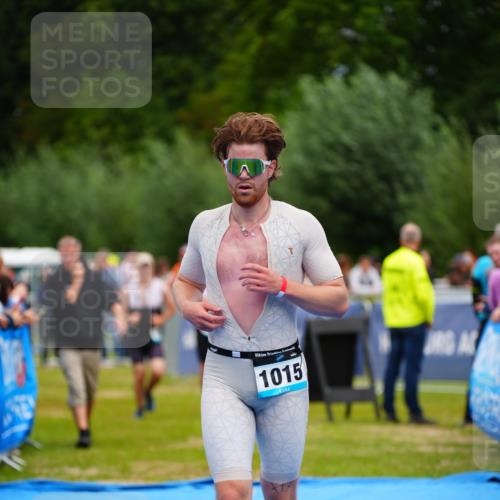 30.08.2026 - Elbe Triathlon Hamburg LAZAROV Photography http://msf.ph/oto/10057944 30.08.2026 11:23:46 Ziel 988, 1015, 1138 meine-sportfotos.de