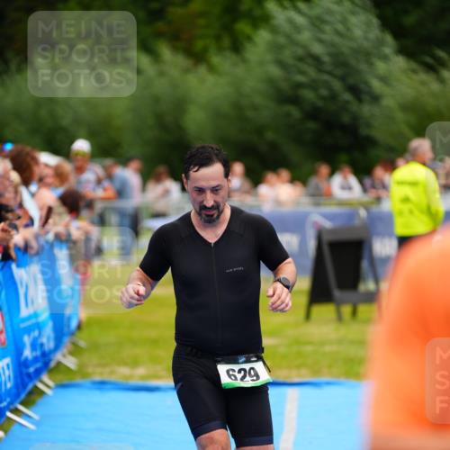 30.08.2026 - Elbe Triathlon Hamburg LAZAROV Photography http://msf.ph/oto/10057989 30.08.2026 11:24:04 Ziel 472, 629, 1314 meine-sportfotos.de