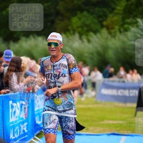 30.08.2026 - Elbe Triathlon Hamburg LAZAROV Photography http://msf.ph/oto/10058001 30.08.2026 11:24:10 Ziel 734, 883, 1314 meine-sportfotos.de