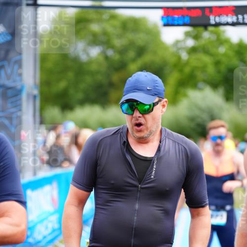 30.08.2026 - Elbe Triathlon Hamburg LAZAROV Photography http://msf.ph/oto/10058038 30.08.2026 11:24:29 Ziel 898, 1022, 1073 meine-sportfotos.de