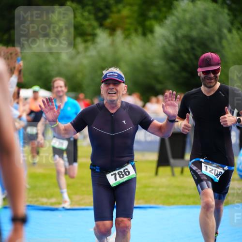 30.08.2026 - Elbe Triathlon Hamburg LAZAROV Photography http://msf.ph/oto/10058093 30.08.2026 11:25:01 Ziel 605, 712, 736, 786, 1208 meine-sportfotos.de