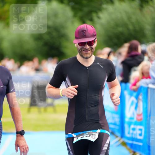 30.08.2026 - Elbe Triathlon Hamburg LAZAROV Photography http://msf.ph/oto/10058100 30.08.2026 11:25:02 Ziel 605, 736, 786, 1208 meine-sportfotos.de