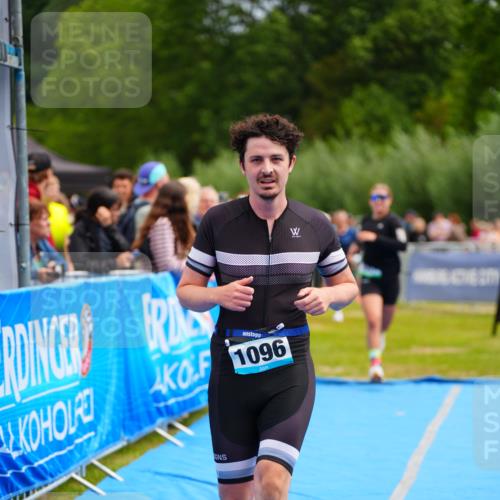 30.08.2026 - Elbe Triathlon Hamburg LAZAROV Photography http://msf.ph/oto/10058165 30.08.2026 11:25:34 Ziel 887, 1096, 1290, 1896 meine-sportfotos.de