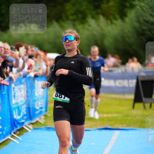30.08.2026 - Elbe Triathlon Hamburg LAZAROV Photography http://msf.ph/oto/10058171 30.08.2026 11:25:37 Ziel 887, 1096, 1144, 1290, 1896 meine-sportfotos.de