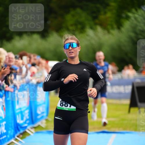 30.08.2026 - Elbe Triathlon Hamburg LAZAROV Photography http://msf.ph/oto/10058173 30.08.2026 11:25:37 Ziel 887, 1096, 1144, 1290, 1896 meine-sportfotos.de