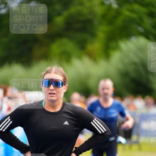 30.08.2026 - Elbe Triathlon Hamburg LAZAROV Photography http://msf.ph/oto/10058180 30.08.2026 11:25:39 Ziel 887, 1144, 1290, 1896 meine-sportfotos.de