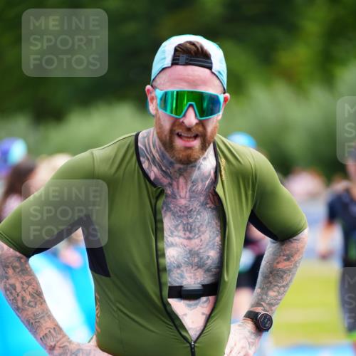 30.08.2026 - Elbe Triathlon Hamburg LAZAROV Photography http://msf.ph/oto/10058191 30.08.2026 11:25:49 Ziel 556, 576, 948 meine-sportfotos.de