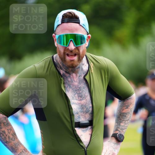 30.08.2026 - Elbe Triathlon Hamburg LAZAROV Photography http://msf.ph/oto/10058193 30.08.2026 11:25:49 Ziel 556, 576, 948 meine-sportfotos.de